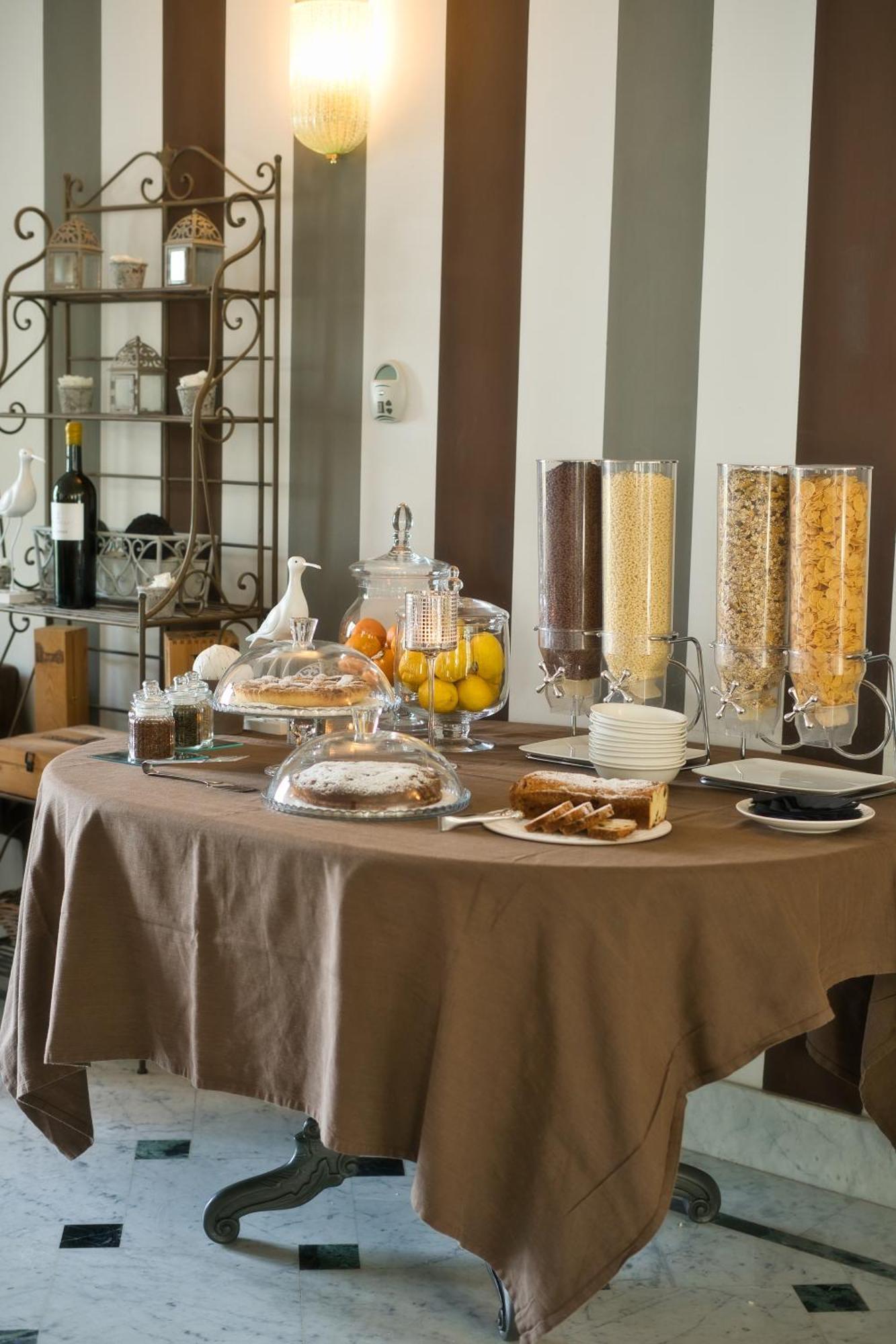 Hotel Villa Maria Au Lac - Estella Hotels Italia Тосколано Мадерно Екстериор снимка