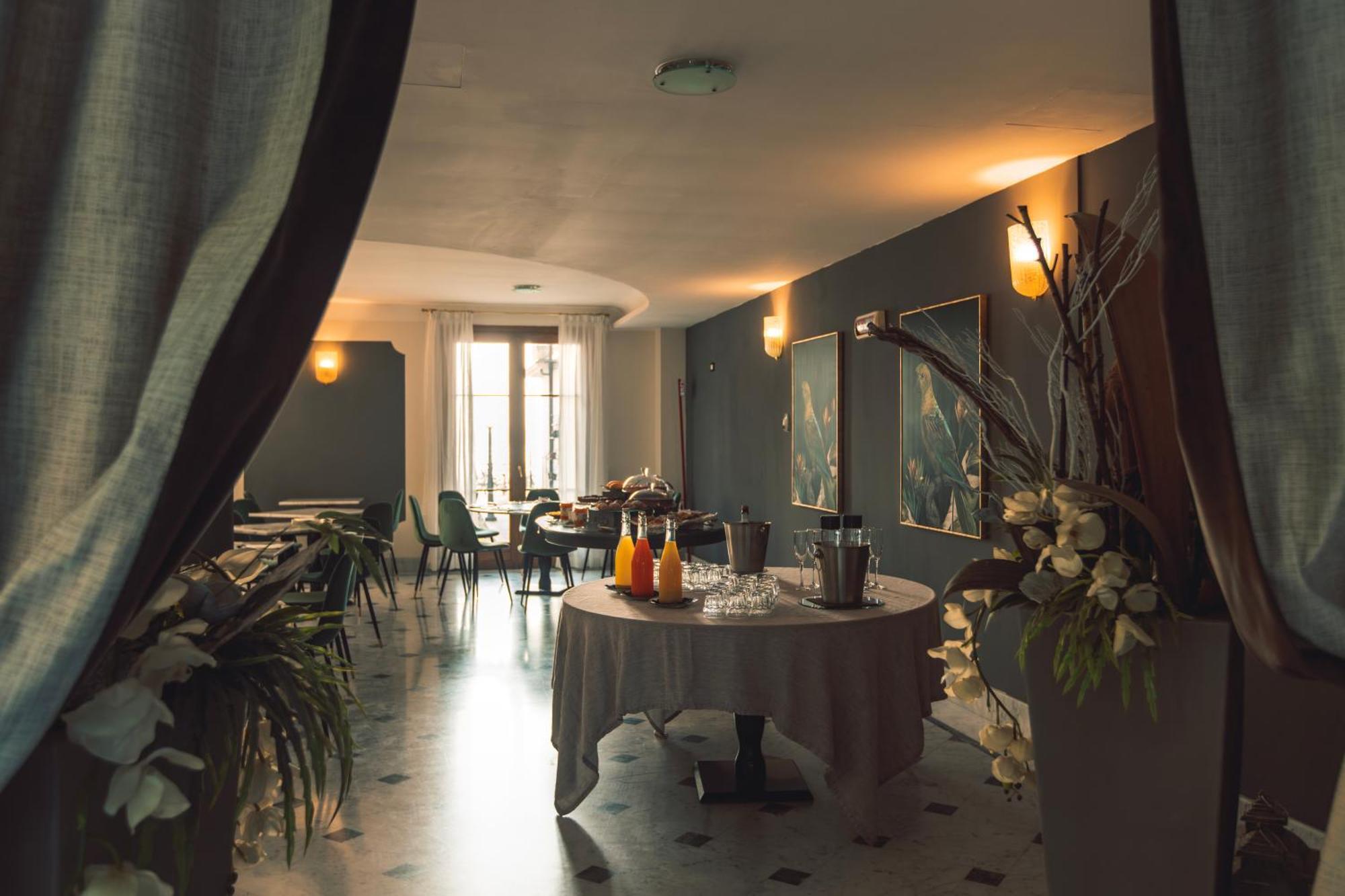 Hotel Villa Maria Au Lac - Estella Hotels Italia Тосколано Мадерно Екстериор снимка